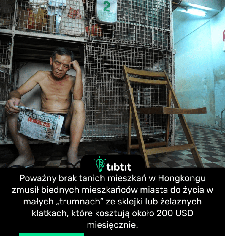Poważny brak tanich mieszkań w Hongkongu zmusił biednych mieszkańców miasta do życia w małych „trumnach” ze sklejki lub żelaznych klatkach, które kosztują około 200 USD miesięcznie.