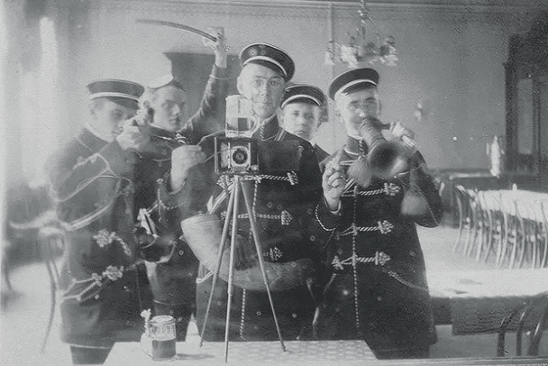 Lustrzane selfie niemieckiego braterstwa. (1912)