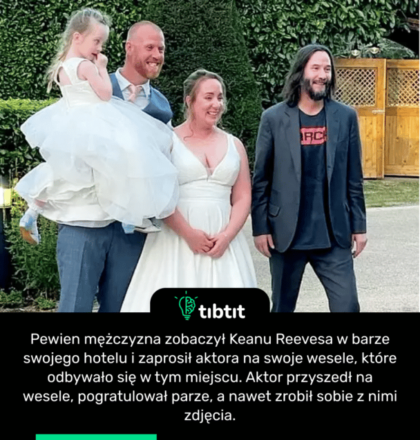 Pewien mężczyzna zobaczył Keanu Reevesa w barze swojego hotelu i zaprosił aktora na swoje wesele, które odbywało się w tym miejscu. Aktor przyszedł na wesele, pogratulował parze, a nawet zrobił sobie z nimi zdjęcia.
