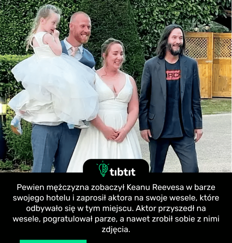 Pewien mężczyzna zobaczył Keanu Reevesa w barze swojego hotelu i zaprosił aktora na swoje wesele, które odbywało się w tym miejscu. Aktor przyszedł na wesele, pogratulował parze, a nawet zrobił sobie z nimi zdjęcia.