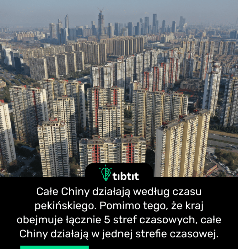 Całe Chiny działają według czasu pekińskiego. Pomimo tego, że kraj obejmuje łącznie 5 stref czasowych, całe Chiny działają w jednej strefie czasowej.