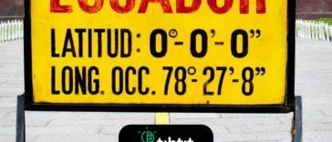 Pomiar równika rozpoczął się w Ekwadorze. W 1736 roku francuscy astronomowie zaczęli obliczać położenie równika – wyimaginowanej linii dzielącej Ziemię na pół. Dokonali dość dokładnych pomiarów Ziemi, tak dokładnych, że mogli również udowodnić, że świat jest daleki od idealnej kuli. (Oczywiście nowoczesne techniki udoskonaliły ten pomiar).